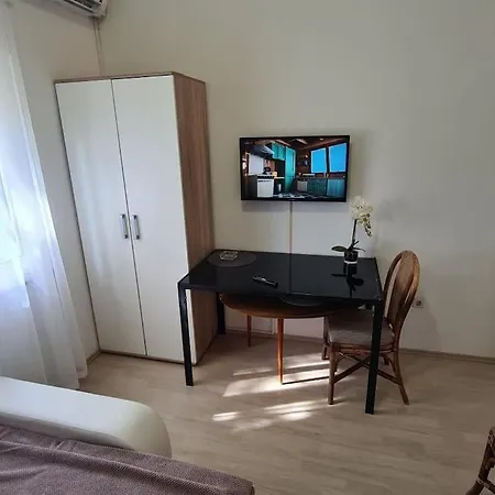 Lana, 40 Metara Do Mora, Apartment *