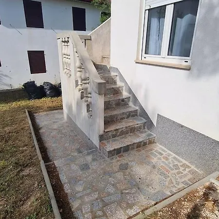 Appartement Lana, 40 Metara Do Mora, Seline
