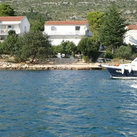 Lana, 40 Metara Do Mora, * Seline