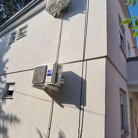 Lana, 40 Metara Do Mora, Apartment