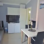 Lana, 40 Metara Do Mora, Apartman Seline