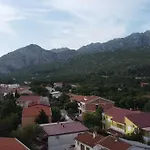 Lana, 40 Metara Do Mora, Apartman Seline