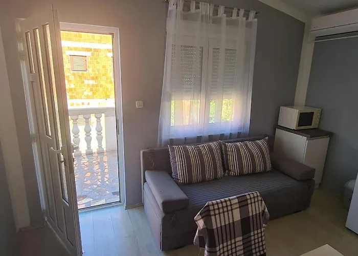 Lana, 40 Metara Do Mora, سيلين